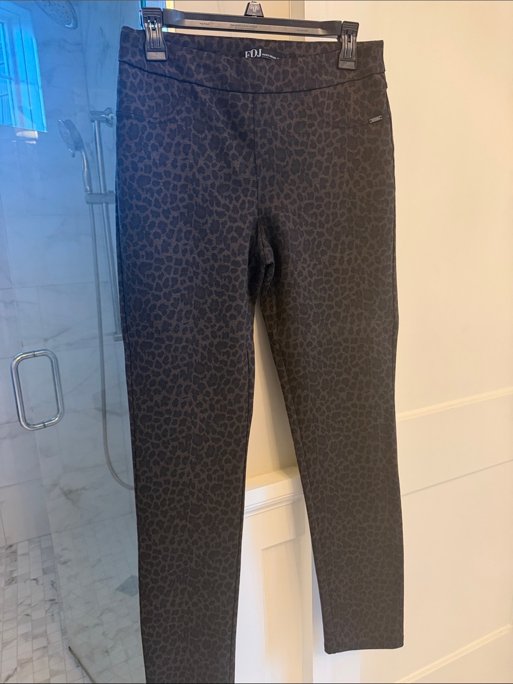 FDJ Women’s Black Leopard Print Leggings